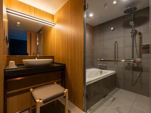 Mitsui Garden Hotel Kyoto Sanjo PREMIER的一间浴室