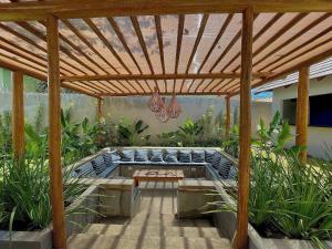 Pousada Villa di Luna外面的花园