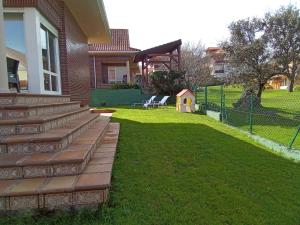 Gallery image of Cerca de Santander La Llosa de Muriedas en Urbanización in Camargo