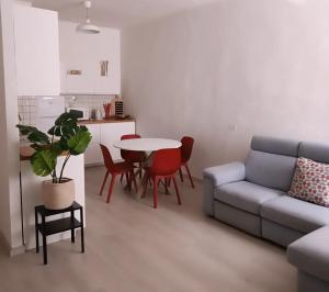 Χώρος καθιστικού στο Handy House +14 φωτογραφίες