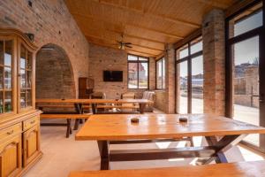 TV a/nebo společenská místnost v ubytování Bogdanović Winery Apartman
