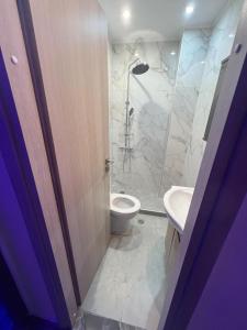 Ένα μπάνιο στο Kallithea Rent