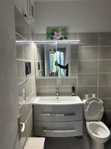 Koupelna v ubytování Mini Villa T3 duplex + 21 fotografií
