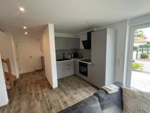 Kuchyň nebo kuchyňský kout v ubytování Exklusives Ferienhaus mit Sauna und Panorama Dachterrasse, traumhafter Ausblick garantiert