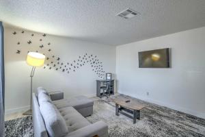 TV a/nebo společenská místnost v ubytování Your Vegas Home From Home! Sleeps 6!