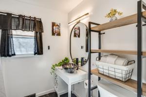 Ảnh trong thư viện ảnh của 1 Mi to Hersheypark Home with Patio in Hershey! ở Hershey