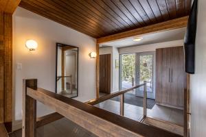 Μια τηλεόραση ή/και κέντρο ψυχαγωγίας στο Welcome to La Cabine de Charlevoix