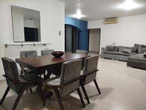 Posezení v ubytování Muma Residence in Chapala + 11 fotografií