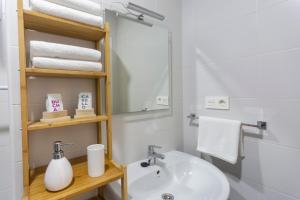 Łazienka w obiekcie LUMINOSO APARTAMENTO en el centro de Cádiz