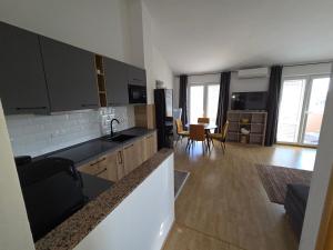Kuchyňa alebo kuchynka v ubytovaní Apartments in Krk