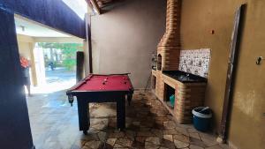 Τραπέζι μπιλιάρδου στο Casa com Garagem, 3 Quartos e Churrasqueira