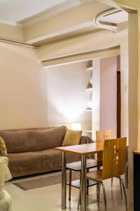A seating area at Zacharitsa APT at Acropolis up 4 guests by LODGESPOT