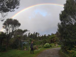Κήπος έξω από το Wahapo Lodge