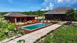 Piscine de l'établissement Anna Villas by Sumba-Beach ou située à proximité