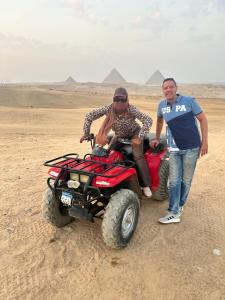 Majutusasutuse prestige pyramids INN külastajad