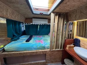 Katil atau katil-katil dalam bilik di Palm Bus