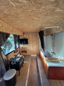 Ruang duduk di Palm Bus