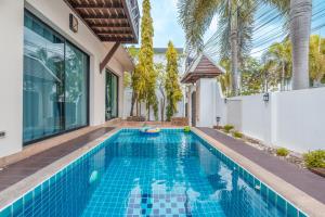 Swimmingpoolen hos eller tæt på Thai Mei 3B near Hollywood