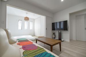 Μια τηλεόραση ή/και κέντρο ψυχαγωγίας στο Fuji Holiday C