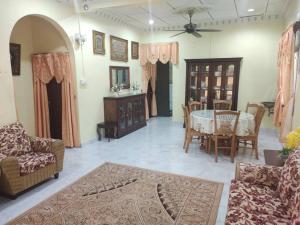 Fotografie z fotogalerie ubytování Homestay Che Mas v destinaci Jertih