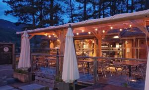 Restaurace v ubytování Cabane en bois POD 1