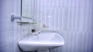 Bilik mandi di Hotel Planet Residency