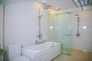 Ένα μπάνιο στο Thanh Do Hotel +37 φωτογραφίες