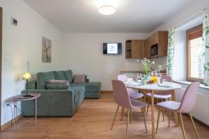 Χώρος καθιστικού στο Apartament z tarasem w Willi Wieżyczki +16 φωτογραφίες