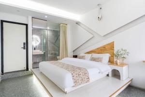 Postel nebo postele na pokoji v ubytování Lsles Designer River View B&B