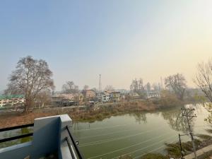 Vista sul fiume nelle vicinanze dell'hotel