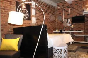 Televisyen dan/atau pusat hiburan di Room 339 craft Maboneng