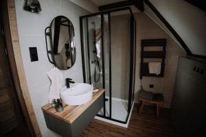 A bathroom at Mushrooms Malomszállás