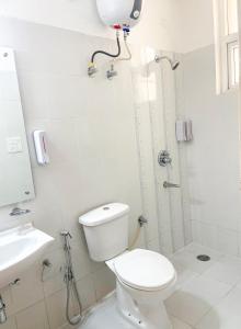Refined 3BR Independent Apt in Tricity Mohali的一间浴室