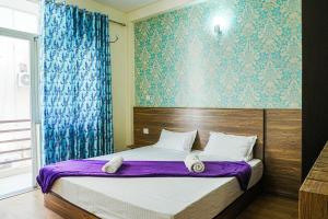 Refined 3BR Independent Apt in Tricity Mohali客房内的一张或多张床位
