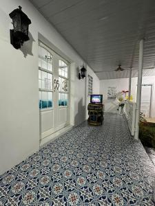 Μια τηλεόραση ή/και κέντρο ψυχαγωγίας στο Covenant Farmhouse