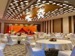 Posezení v ubytování Welcomhotel by ITC Hotels, Ashram Road, Ahmedabad + 34 fotografií