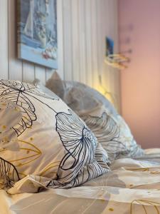 Postel nebo postele na pokoji v ubytování Petit appartement au centre de Concarneau