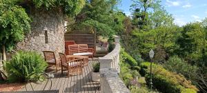 Vonkajšia záhrada v ubytovaní Gîte de charme atypique vue panoramique