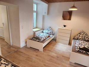 Ένα ή περισσότερα κρεβάτια σε δωμάτιο στο Workers apartment in Stolberg