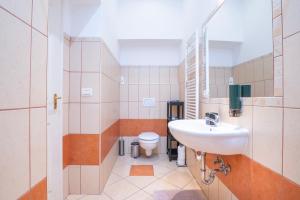 Kúpeľňa v ubytovaní Cedar Inn Budapest - Palace District + 32 fotografií