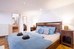 Posteľ alebo postele v izbe v ubytovaní Cedar Inn Budapest - Palace District
