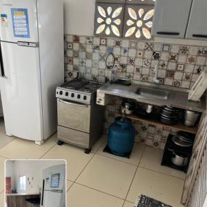 Dapur atau dapur kecil di Casa aconchego -Cabuçu