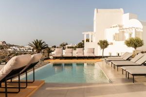 Bazén v ubytování Rocabella Santorini Hotel & Spa nebo v jeho okolí