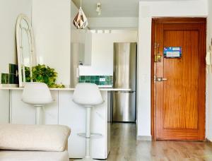 Kuchyňa alebo kuchynka v ubytovaní Casa Gracia Stylish apartment close to the beach BY NAMASTE ELITE