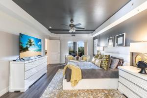 Et opholdsområde på Luxury Penthouse near Beach