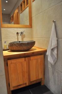 Φωτογραφία από το άλμπουμ του Stylish Traditional Chalet σε Villars-sur-Ollon +16 φωτογραφίες