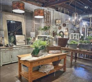 Η κουζίνα ή μικρή κουζίνα στο The Cove 2-3 By SDC, Big Deck, Pool, Hot Tub, By Lake , No Stairs