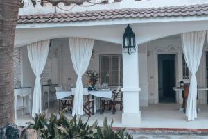 Balkón nebo terasa v ubytování Malindi Resort Condo + 28 fotografií