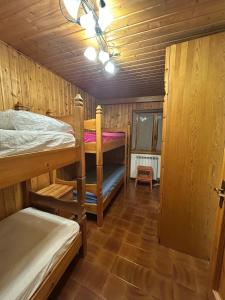 Postel nebo postele na pokoji v ubytování Antica Baita Madè Great for Cinque Terre