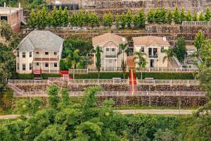 Zahrada ubytování Le Reve Valley - Canadian cottage 3 - 3BHK Luxury cottage,Bonfire,Barbeque,Gym,Kids play zone,Lake view